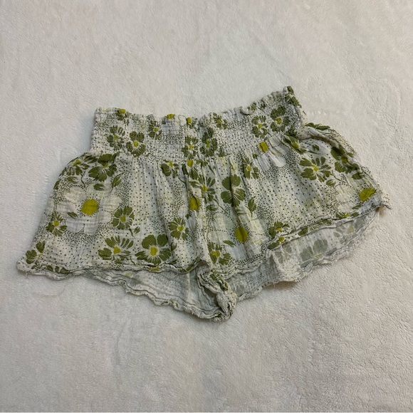 UO out from under shorts - Picture 2 of 5